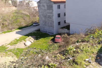 Bursa'da freni boşalan otomobil şarampole uçtu!