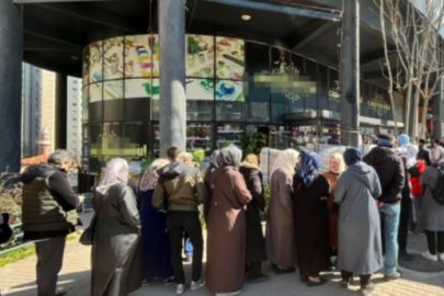 Bursa'da ucuz ürün kuyruğu! Vatandaşlar birbirleriyle yarıştı...