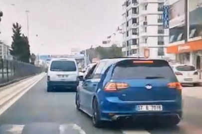 Elazığ'da makas atan araç kameralara yansıdı