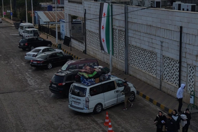 İç savaştan kaçarak Lübnan'a sığınan Suriyelilerin İsrail saldırıları sonrası ülkelerine dönüşü sürüyor