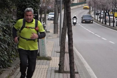 Bursa'da trafiğe takılmamak için iftara koşarak gidiyor
