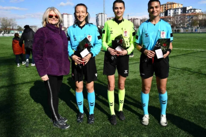 Kayseri'de kadın hakemlere 8 Mart jesti