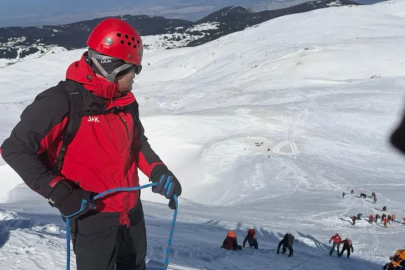 Uludağ'da mahsur kalan 2 kadın kurtarıldı