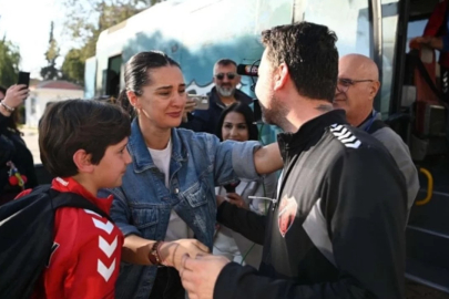 Katar'da mahsur kalan Türk sporcular memlekete döndü