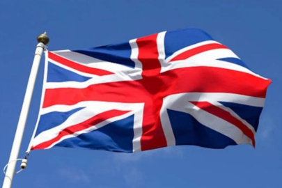 İngiltere: Hürmüz Boğazı'nda kargo gemisine saldırıldı