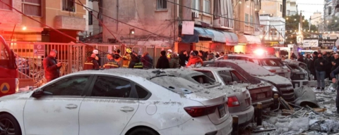 Füzeler art arda ateşleniyor