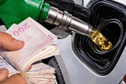 Akaryakıta çifte indirim geldi, tamamı pompaya yansımadı