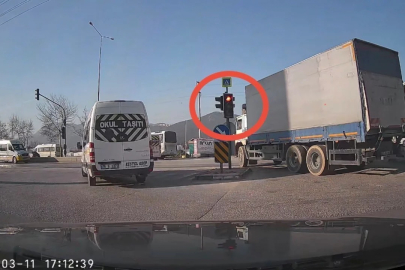 Bursa'da göz göre göre kırmızıda geçtiler