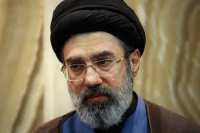 İran'ın yeni dini lideri Mücteba Hamaney: Babam Kur'an okurken öldürüldü