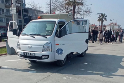 Çöp kamyonunun altında kalan çocuk hayatını haybetti