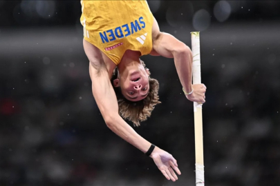 Duplantis, sırıkla atlama dünya rekorunu 15. kez kırdı