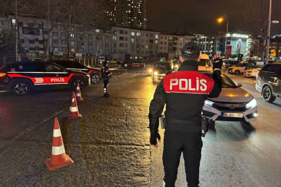 Esenyurt'ta polis ekiplerince asayiş ve trafik uygulaması yapıldı