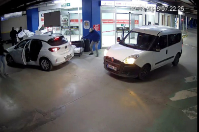 Kuyumcukent'te 24 milyon lira gasp eden şüphelilerin evlerinde 6 tabanca ve uyuşturucu ele geçirildi