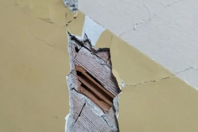 Tokat'ta 5,5 büyüklüğündeki deprem yatılı okulun duvarlarını çatlattı