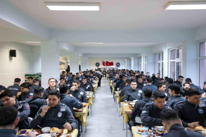 Vali Sözer, polis adaylarıyla iftarda buluştu