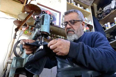 Babadan oğula ayakkabı tamirciliği
