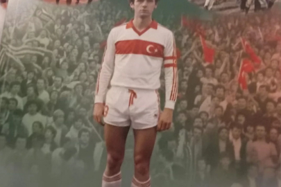 Bursaspor'a adanmış bir ömür! Efsane kaptanın yolculuğu kitap oldu...