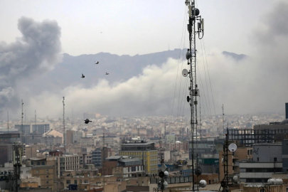 İran, son füzeli misillemesinde Tel Aviv'i vurdu! Trump duyurdu: Çok sayıda ülke savaş gemisi gönderecek