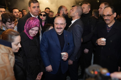 TBMM Sanayi Komisyonu Başkanı Varank, Ankara'da vatandaşlarla sahurda buluştu