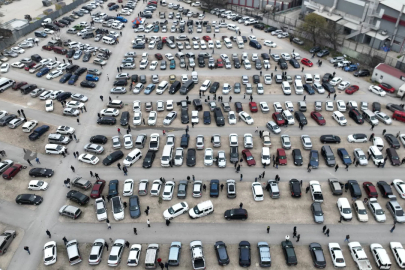 Bursa oto pazarında buruk bayram