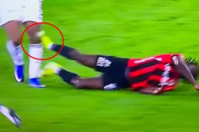 Gençlerbirliği, Beşiktaş karşısında 10 kişi kaldı