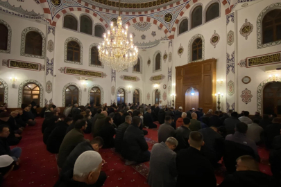 Bursa'da Kadir Gecesi dualarla idrak edildi!
