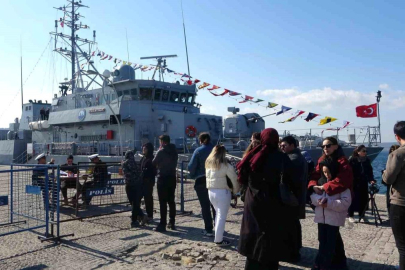 Türk donanmasının gururu olan savaş gemileri ziyarete açıldı