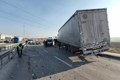 5 aracın karıştığı zincirleme kazada 12 kişi yaralandı