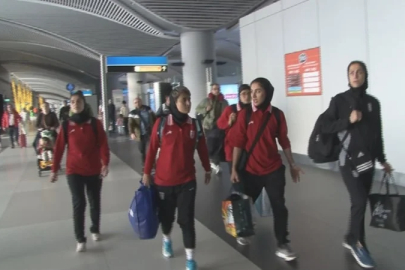 Asya Kupası'ndaki kriz sonrası İran Kadın Milli Futbol Takımı İstanbul'da