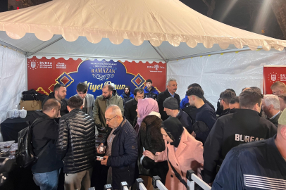 Başkan Bozbey kendi mahallesinde komşularıyla iftar yaptı