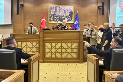 Bursa Büyükşehir Meclisi'nde "sen kimsin" krizi!