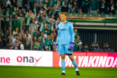 Bursaspor'un genç file bekçisi milli takım aday kadrosunda!