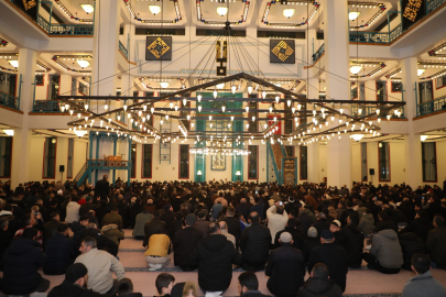 İnegöl’de Kadir Gecesi’nde Binlerce Kişi Osb Camii’nde Buluştu