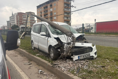Bursa'da kontrolden çıkan araç refüje daldı!