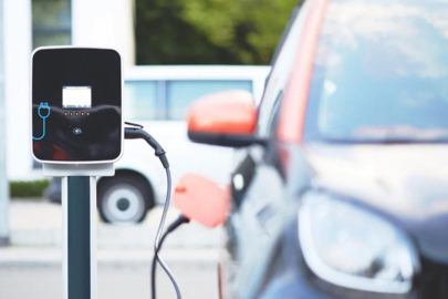 Elektrikli araçlar günlük 1.7 milyon varil petrol tüketimini önledi