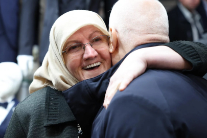 Başkan Bozbey çarşı esnafıyla bayramlaştı