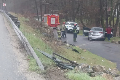 Bursa'da otomobil alt yola uçtu!