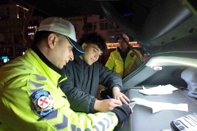 Egzoz sistemi mevzuata aykırı araç 30 gün trafikten men edildi