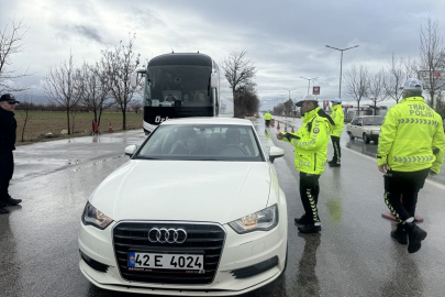 Karaman Valisi Çiçek trafik denetimine katıldı