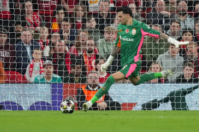 Uğurcan Çakır'dan Şampiyonlar Ligi tarihine geçen istatistik!