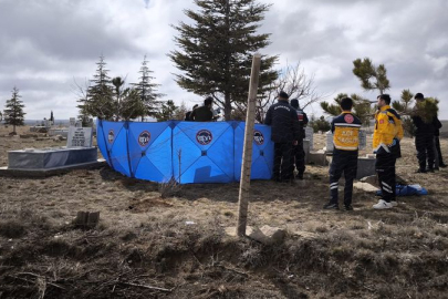 Annesinin mezarı başında öldürüldü! Kan donduran kadın cinayeti!