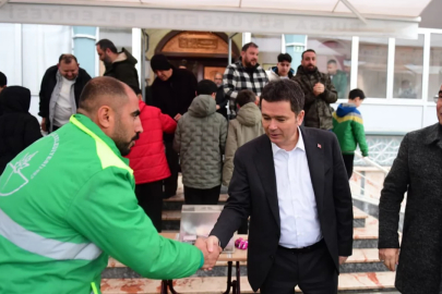 Başkan Erkan Aydın vatandaşlarla bayramlaştı