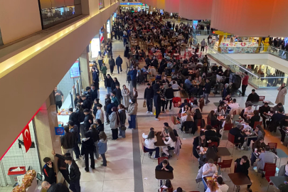 Bursa'da bayramın adresi AVM'ler oldu