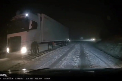 Bursa'da etkili olan kar yağışı sürücülere zor anlar yaşattı