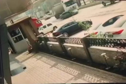 Bursa'da faciadan dönüldü: Tır otomobili metrelerce sürükledi!