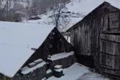 İznik'te lapa lapa kar yağıyor!