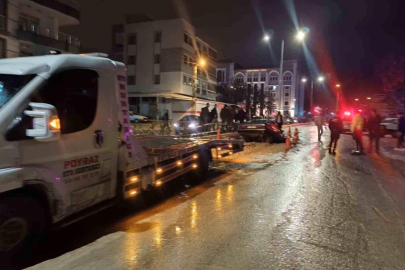 Otomobil alt yapı çukuruna düştü: 1 yaralı