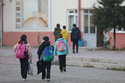Pazartesi okul var mı, okullar ne zaman açılıyor? Bayram tatili sonrası gözler MEB takviminde!