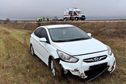 Bilecik'te tarlaya giren otomobildeki 2 kişi yaralandı