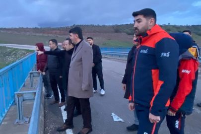 Debisi yükselen çayda traktörüyle mahsur kalan kişi kurtarıldı